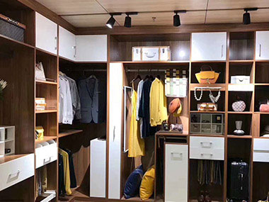 现代简约衣帽间定制案例